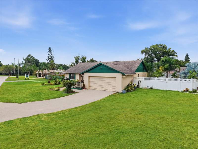 4 bedroom Single Family Residence at 3179 Lake Saxon Drive, Lake Padgett Estates, Land O Lakes — photo 3