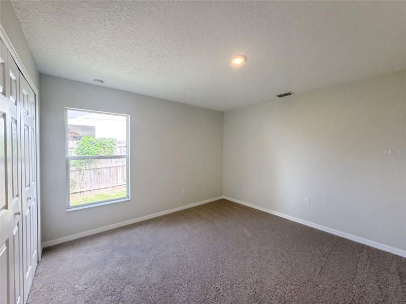 3 bedroom Single Family Residence at 2062 Dalton Avenue, Deltona Lakes Unit 08 Rep Pt Blks 163 164 352 & 35, Deltona — photo 4