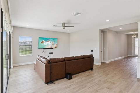 14825 Paddock Pond Avenue, Lithia FL - photo 10 of 59