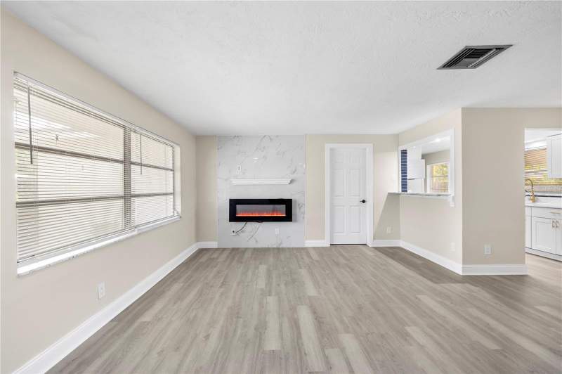 2 bedroom Single Family Residence at 1820 Patlin Circle, Biltmore Estates, Largo — photo 3