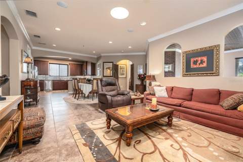 1594 Lincolnshire Drive, Deland FL - photo 9 of 47