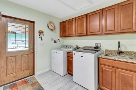 7427 Redwing Road, Groveland FL - photo 17 of 52