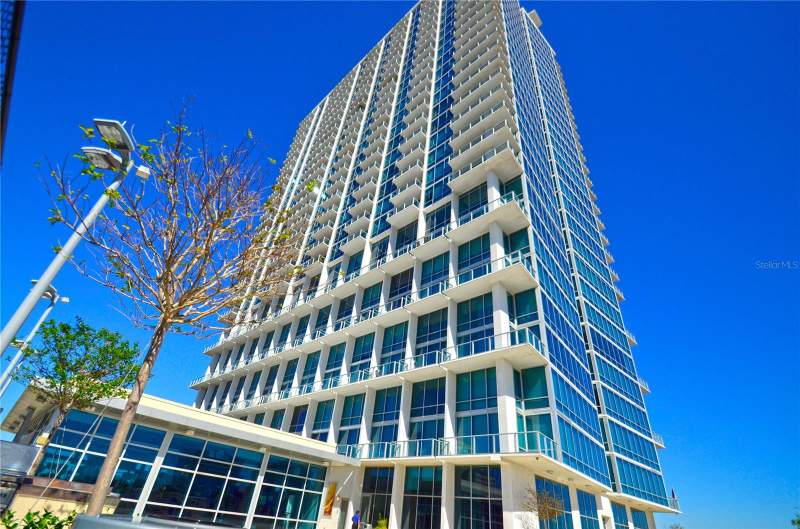 150 E ROBINSON STREET #1415 home for sale in Vue Lake Eola