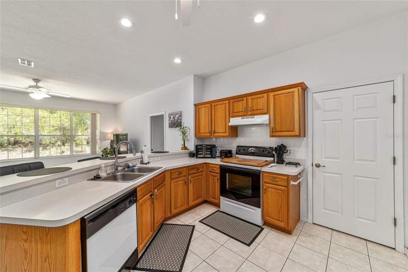 3 bedroom Single Family Residence at 20870 SW 90th Loop, Rainbow Spgs 01 Rep, Dunnellon — photo 4