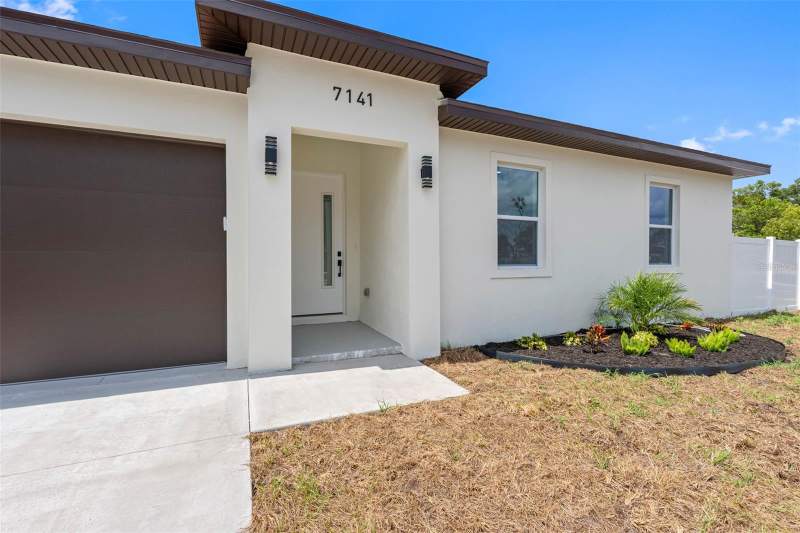 3 bedroom Single Family Residence at 7141 Ivanhoe Drive, Embassy Hills, Port Richey — photo 2