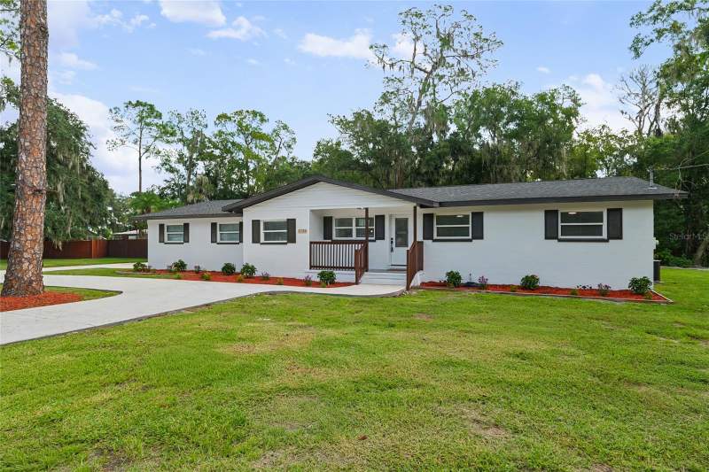 3 bedroom Single Family Residence at 1725 Walker Road, Webster & Omohundro Sub, Lakeland — photo 2