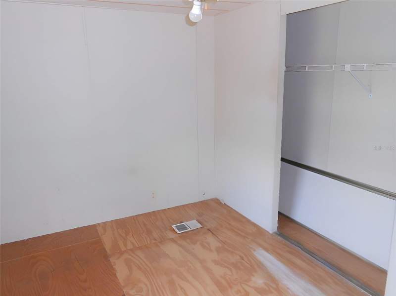 2 bedroom Manufactured Home at 12279 Obrien Avenue, High Point Mh Sub, Brooksville — photo 4