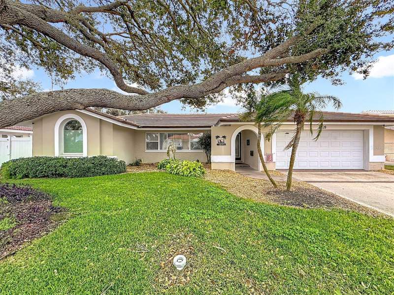 3 bedroom Single Family Residence at 3828 48th Avenue, Maximo Moorings, St Petersburg — photo 4