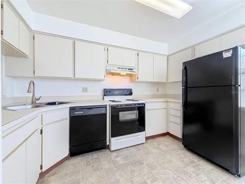 6810 Stones Throw Circle #13302, St Petersburg FL - photo 13 of 49
