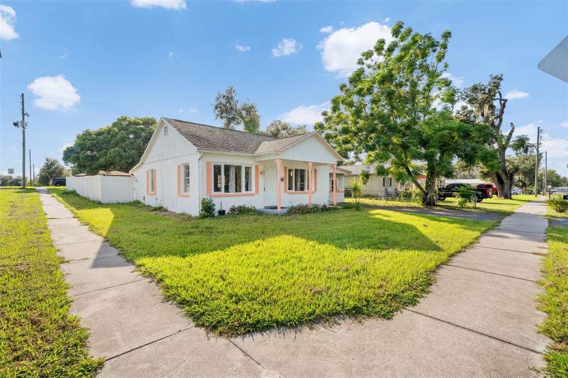 3 bedroom Single Family Residence at 5829 12th Street, City Of Zephyrhills, Zephyrhills — photo 3