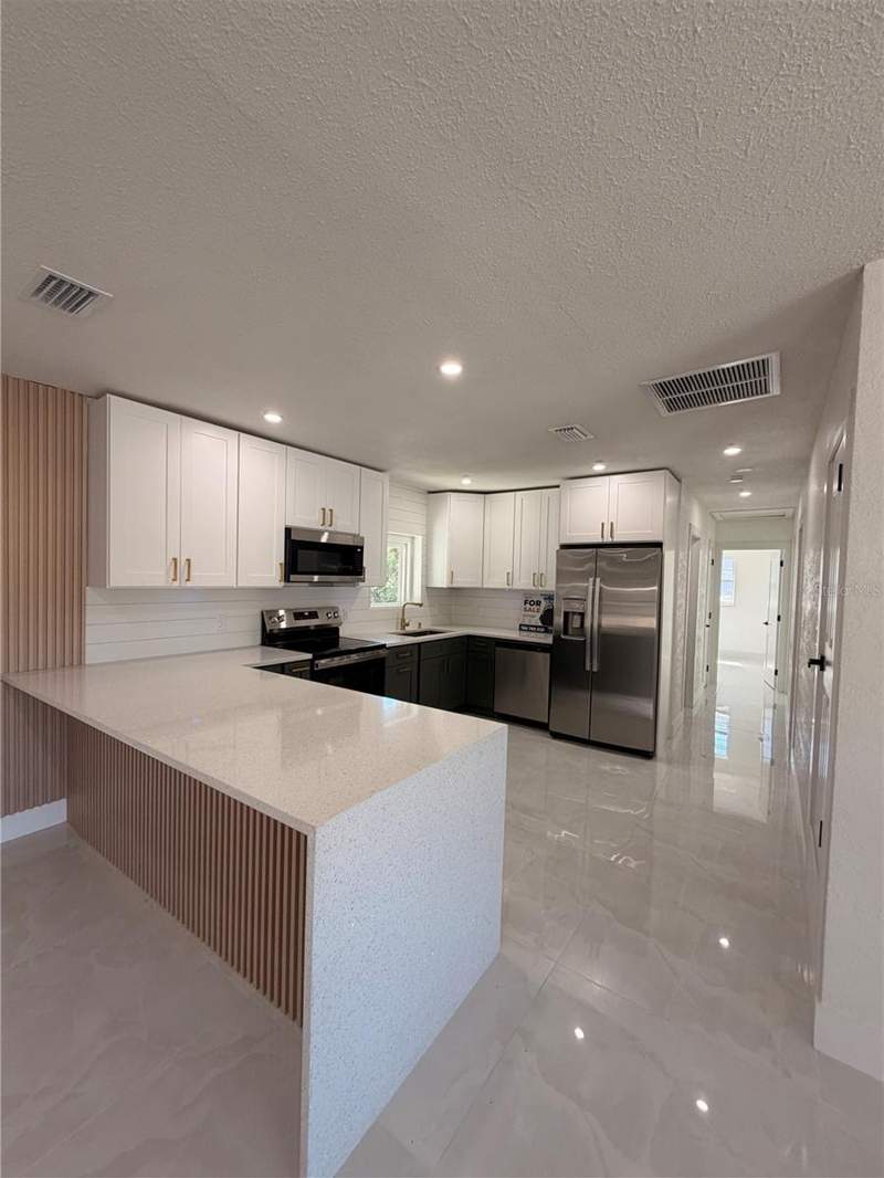 3 bedroom Single Family Residence at 2405 21st Ave W, Paradise Gardens, Bradenton — photo 3