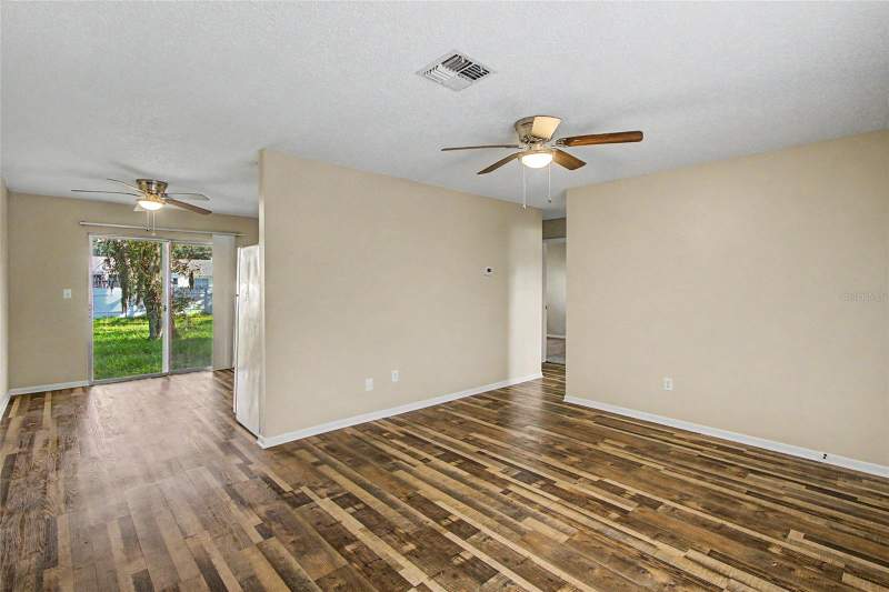 2 bedroom Single Family Residence at 1733 Larkin Road, Spring Hill, Spring Hill — photo 4