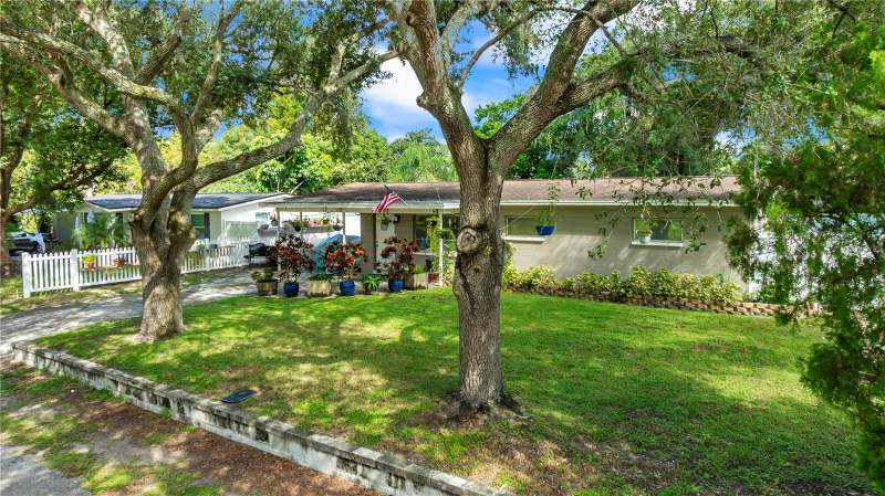 3 bedroom Single Family Residence at 1104 E Lambright St, Tampa, Tampa — photo 3