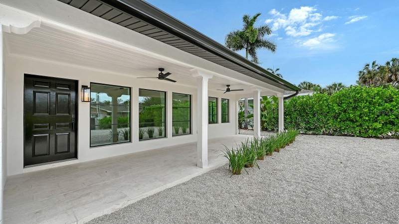 3 bedroom Single Family Residence at 1041 Indian Beach Drive, Bay Haven, Sarasota — photo 2