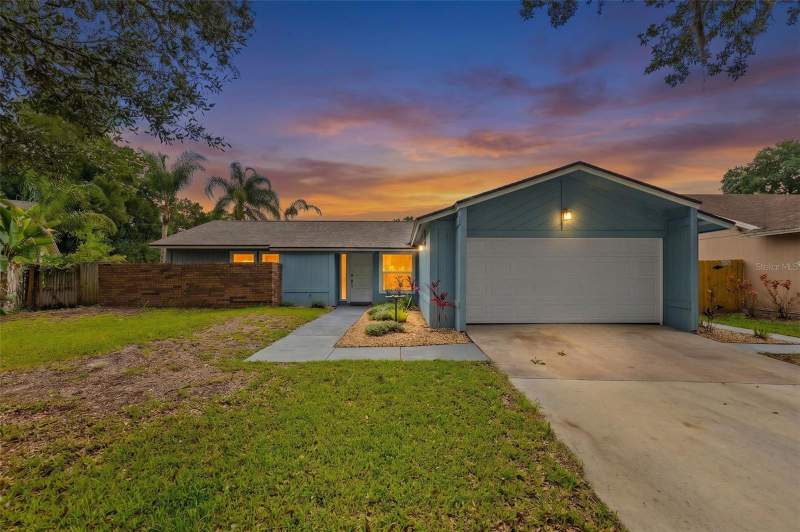 Country PlaceHomes for Sale in Tampa, FL