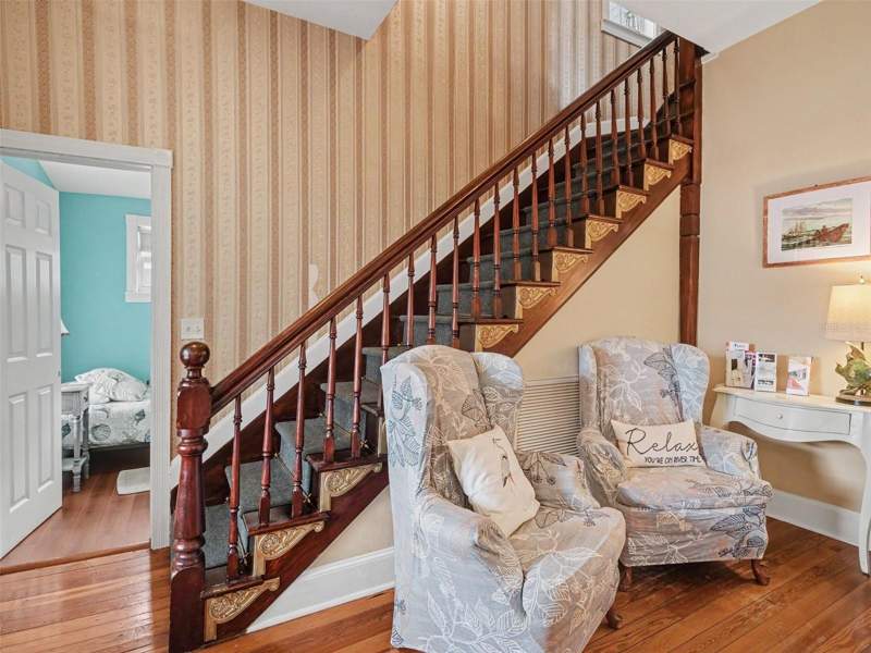 4 bedroom Single Family Residence at 1529 1st Avenue, Mrs Laura Houghs, Bradenton — photo 3