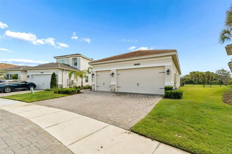 3 bedroom Single Family Residence at 32732 Tree Of Life Avenue, Winding Rdg Ph 1 & 2, Wesley Chapel — photo 3