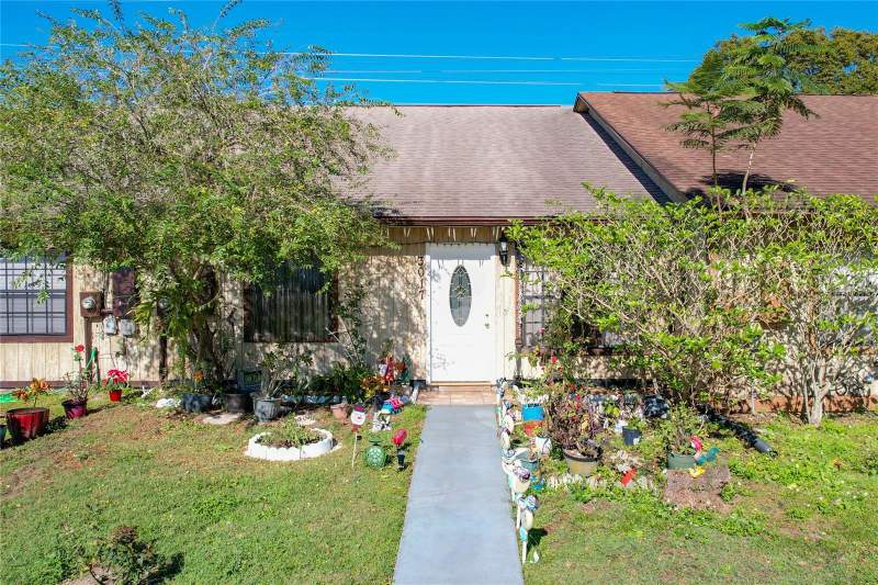 Pershing Villas