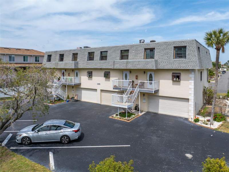 3 bedroom Condominium at 12485 2nd Street #C103, Chalet Capri II, Treasure Island — photo 2
