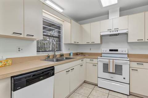 606 Third Avenue, Lady Lake FL - photo 18 of 39