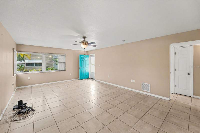 2 bedroom Condominium at 5855 18th Street #1, Town Apts Condo, St Petersburg — photo 5