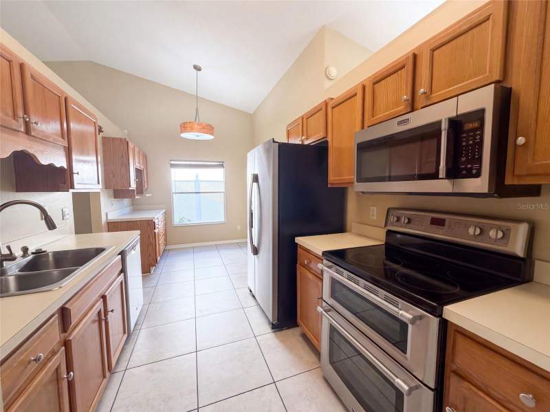 2 bedroom Single Family Residence at 5414 Astor Street, Plantation At Leesburg Greentree, Leesburg — photo 2