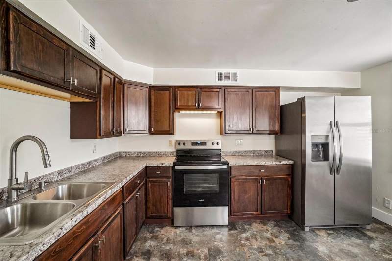 3 bedroom Single Family Residence at 9216 W Robson Street, Sunray Estates Unit 2, Tampa — photo 3
