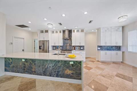 11915 Clubhouse Drive, Lakewood Ranch FL - photo 23 of 54