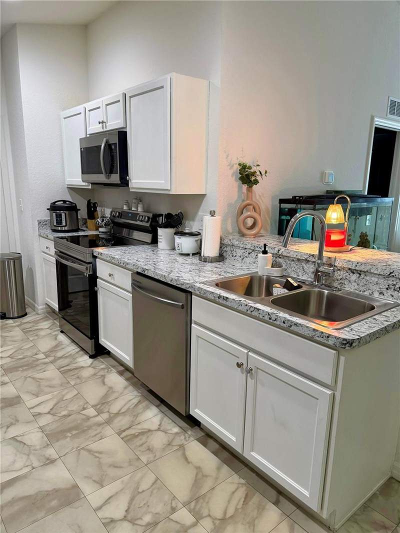 3 bedroom Single Family Residence at 2713 Hudson Street, Linden Trace, Lakeland — photo 3