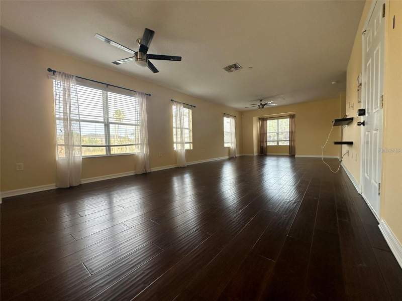 3 bedroom Townhouse at 4405 Tuscan Loon Drive, Palm River Twnhms Ph 1, Tampa — photo 3