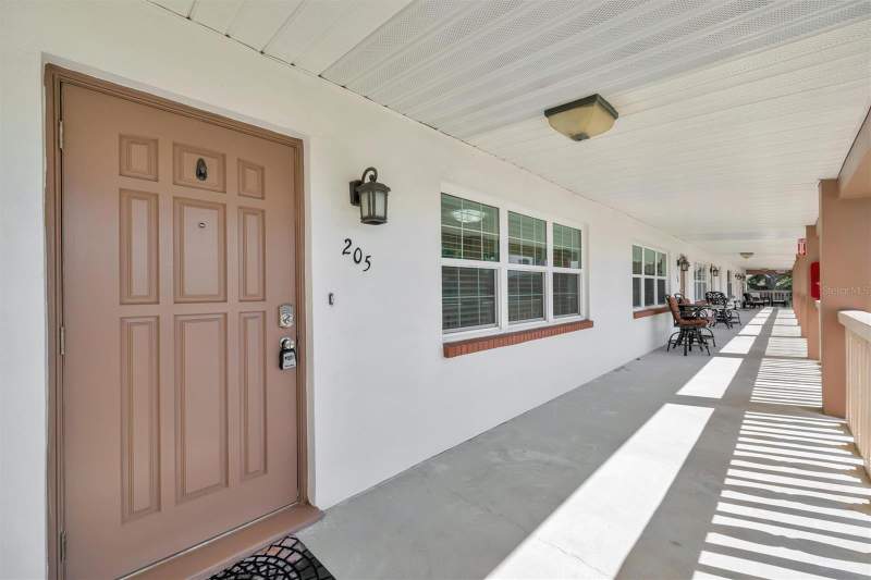 1 bedroom Condominium at 650 PINELLAS POINT DRIVE ##205, VELVET CLOAKE CONDO, ST PETERSBURG — photo 1