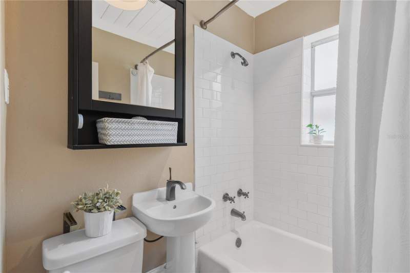 3 bedroom Single Family Residence at 1315 E Osborne Avenue, Nebraska Heights, Tampa — photo 4