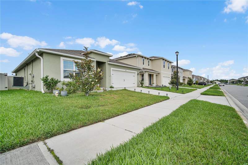 4 bedroom Single Family Residence at 3201 Eastgrove Terrace, Eastgrove, Sanford — photo 2
