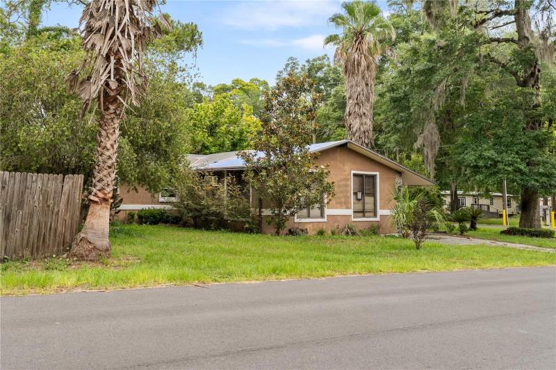 4 bedroom Single Family Residence at 717 NW 253rd Street, Newberry Chapman & Whites Add, Newberry — photo 3