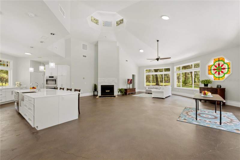 5 bedroom Single Family Residence at 6012 NW 168th Street, University Ave Properties Inc, Alachua — photo 4