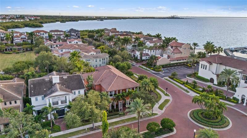 4 bedroom Single Family Residence at 4912 Yacht Club, Westshore Yacht Club, Tampa — photo 5