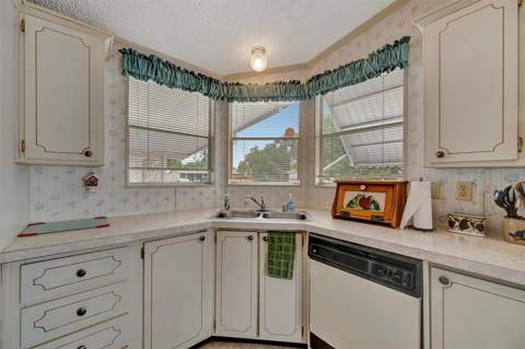 106 N Saint George Circle, Apollo Beach FL - photo 8 of 45