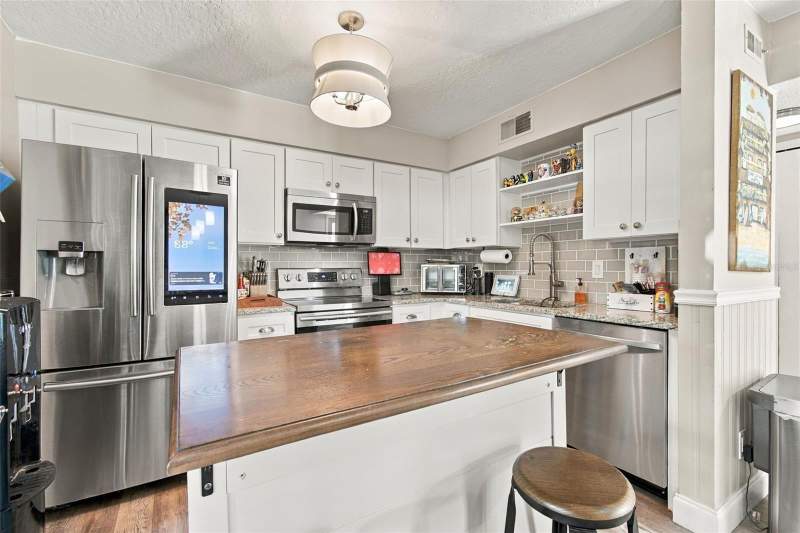 3 bedroom Townhouse at 1880 Clearbrooke Drive, Clearbrooke Twnhs, Clearwater — photo 4