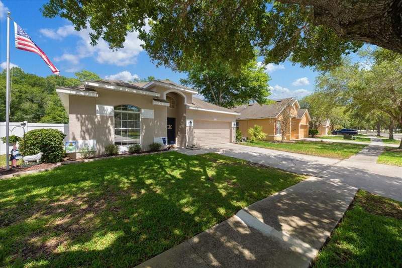 4 bedroom Single Family Residence at 12044 Colony Lakes Boulevard, Colony Lakes, New Port Richey — photo 2