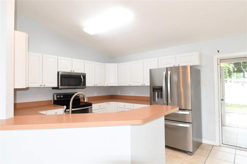 3 bedroom Single Family Residence at 407 Cierra Oaks Circle, Lady Lake Cierra Oaks, Lady Lake — photo 5
