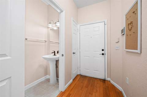 5065 NW 45th Road #102, Gainesville FL - photo 10 of 34