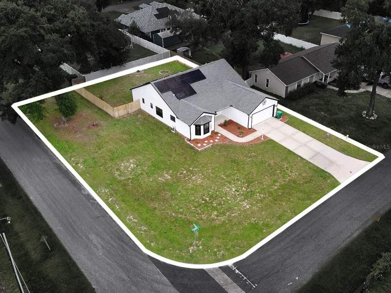 3 bedroom Single Family Residence at 370 Carriage Lane, Lady Lake Crestwood Manor, Lady Lake — photo 4