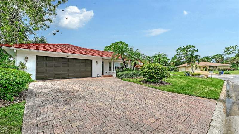 3 bedroom Single Family Residence at 4777 Overbury Place, Bent Tree Village, Sarasota — photo 3