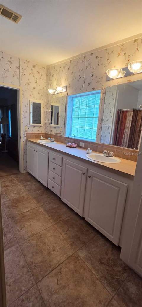 37437 Gill Avenue, Zephyrhills FL - photo 14 of 19