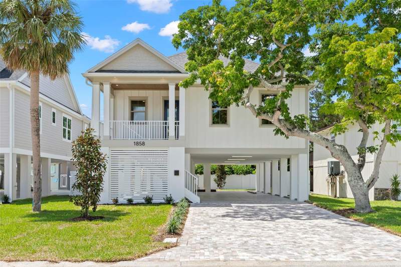 1858 MISSISSIPPI AVENUE home for sale in Shoreacres Center