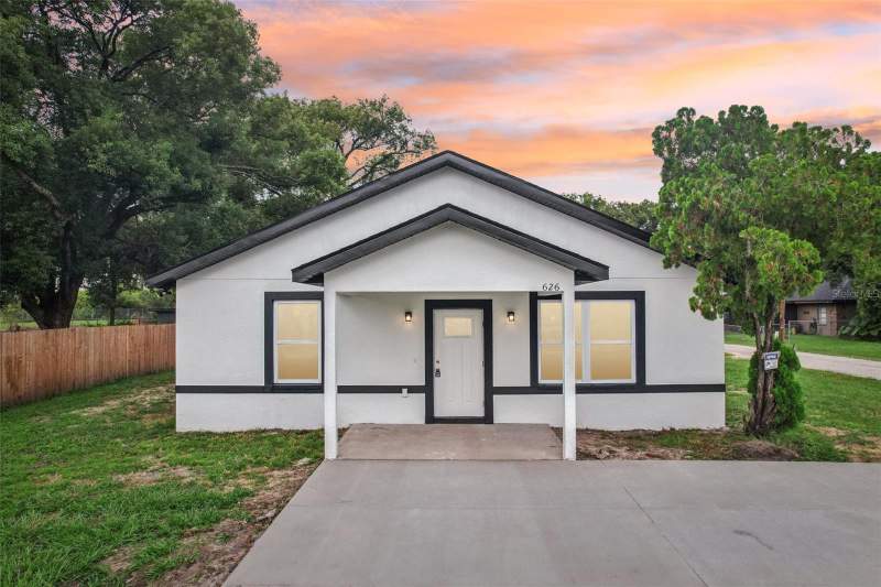3 bedroom Single Family Residence at 626 WOODLAND AVENUE, COMBEE MANOR, LAKELAND — photo 1