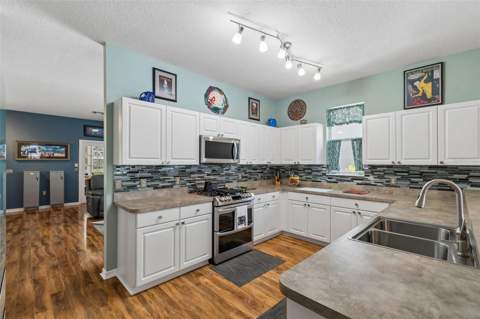 3550 Ferrell Street, New Port Richey FL - photo 8 of 99