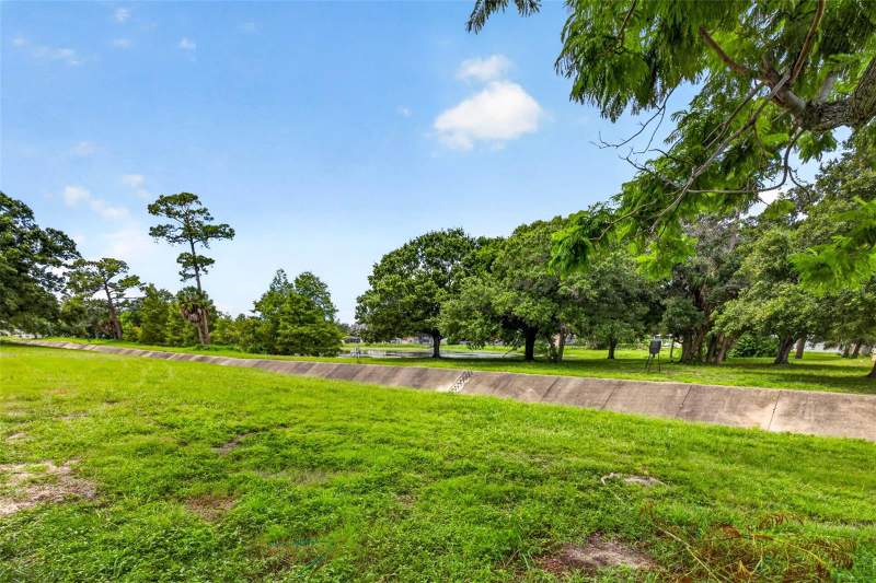 6 bedroom Single Family Residence at 6320 66th Avenue, Pinellas Farms, Pinellas Park — photo 5