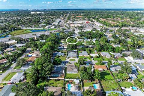 2821 Yorktown Street, Sarasota FL - photo 6 of 6