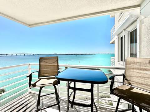 6105 Bahia Del Mar Circle #682, St Petersburg FL - photo 7 of 35
